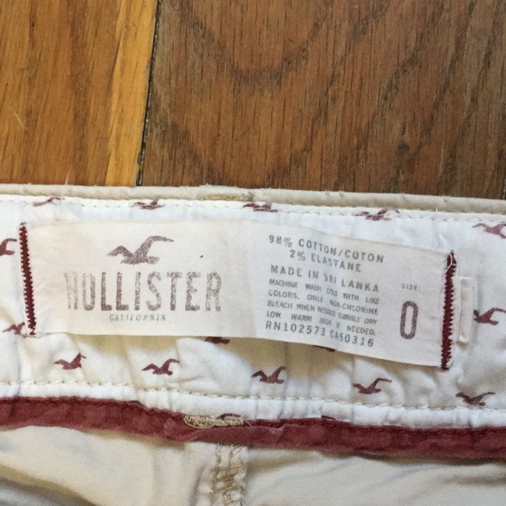 Hollister cropped khakis - Picture 4 of 10